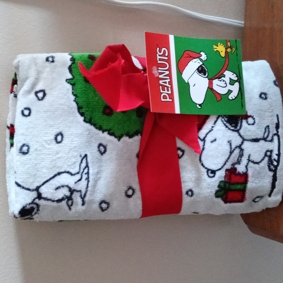 Peanuts Holiday Snoopy Christmas Hand Towels Poshmark